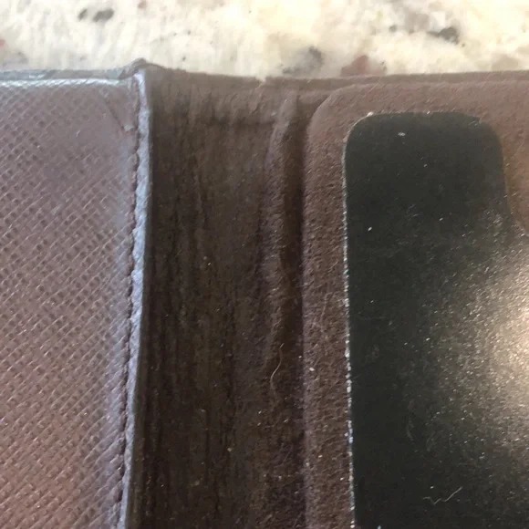 🎉🎉🎉HOST PICK 🎉🎉🎉 Authentic Louis Vuitton Paris Folio MNG 7+/8+ IPhone Case